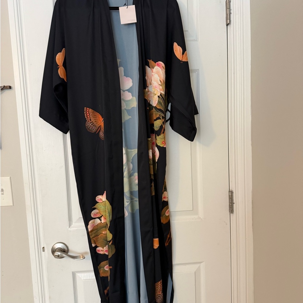 Elegant Black Floral Kimono Jacket